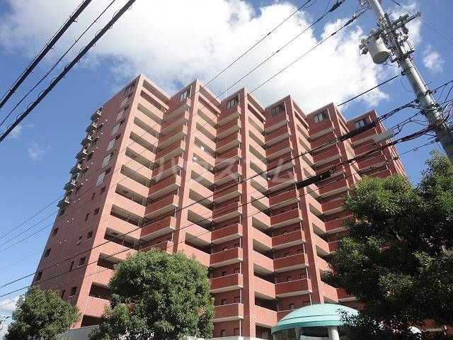 京都市右京区梅津南広町のマンションの建物外観