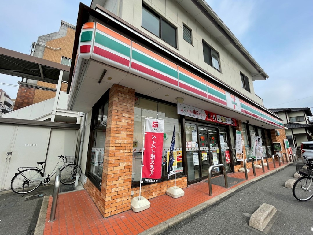 コンビニ　セブンイレブン 福岡藤崎1丁目店（コンビニ）まで244m