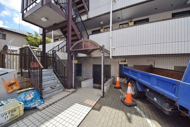 エントランス　★お問い合わせはタウンハウジングまで★