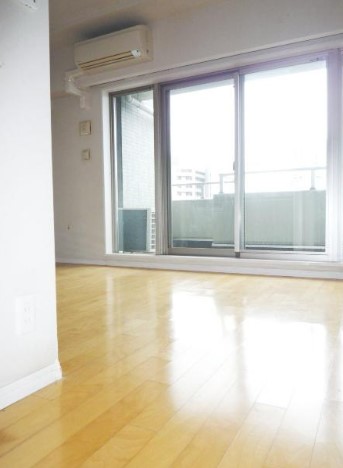 居室・リビング　※別部屋の参考写真です。