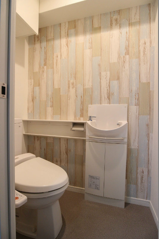 トイレ　手洗いも付いたトイレです。