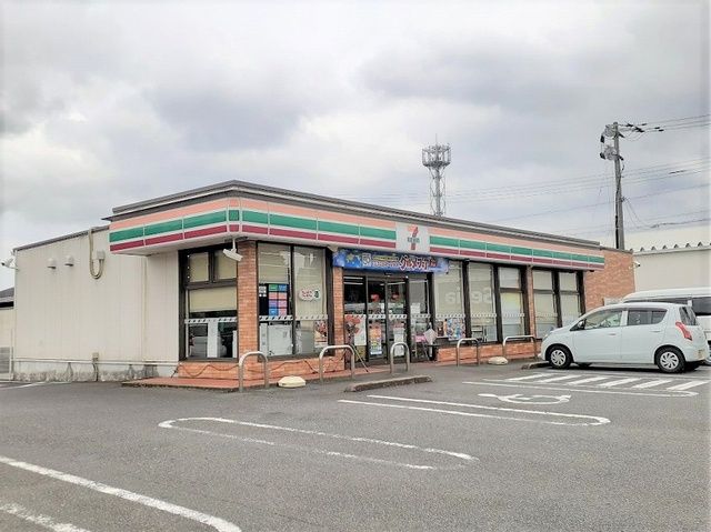 コンビニ　セブンイレブン　六仙寺店（コンビニ）まで1200m