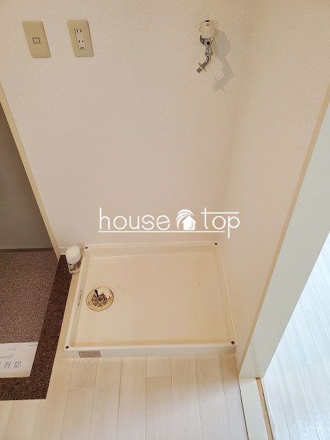 洗面設備　室内に洗濯機が設置可能