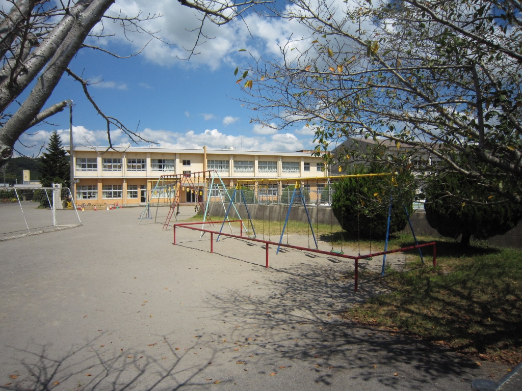 小学校　霧島市立国分北小学校（小学校）まで800m