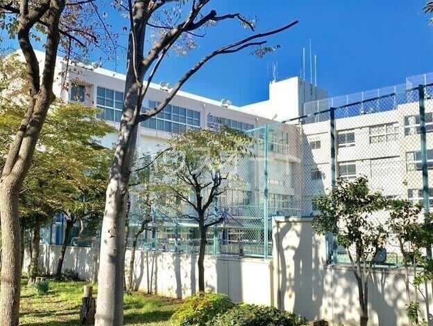 中学校　台東区立桜橋中学校（中学校）まで696m