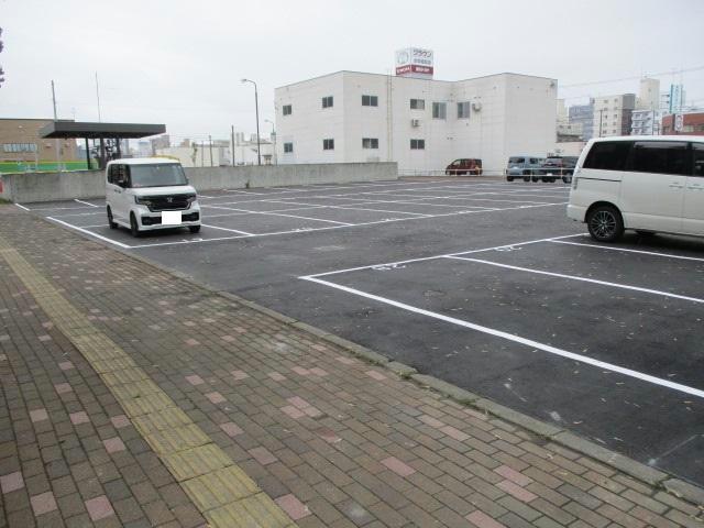 駐車場　駐車場