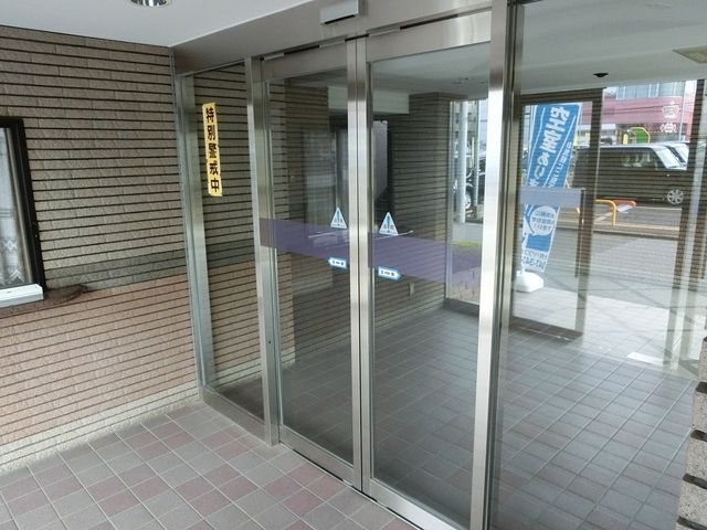 エントランス　オートロックエントランス