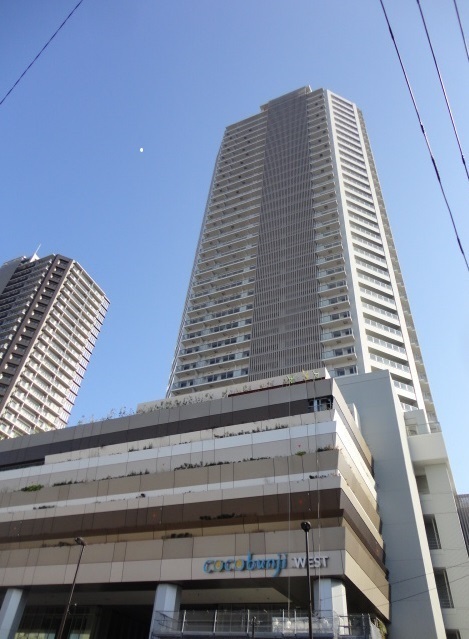 建物外観　地下３階付き３６階建