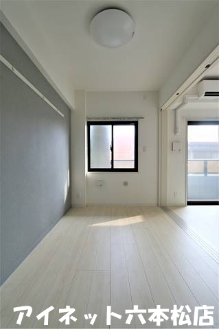 その他部屋・スペース　こちら寝室にいかがでしょうか。
