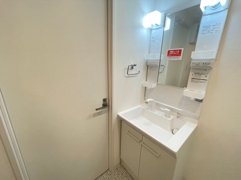 洗面設備　別号室・参考写真（実際のお部屋とは異なります）