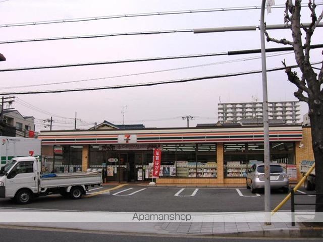コンビニ　セブンイレブン（コンビニ）まで696m