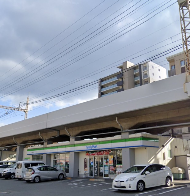 コンビニ　ファミリーマート八戸ノ里駅東店（コンビニ）まで278m