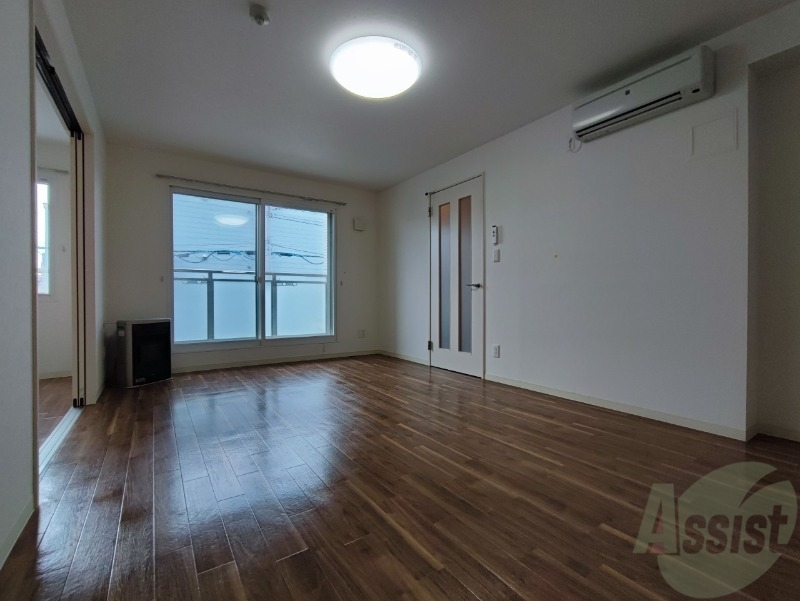 居室・リビング　広くてキレイなお部屋が広がっていて、充実した生活が送れそう。