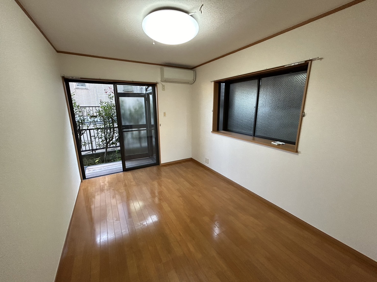 居室・リビング　角部屋で2面採光です