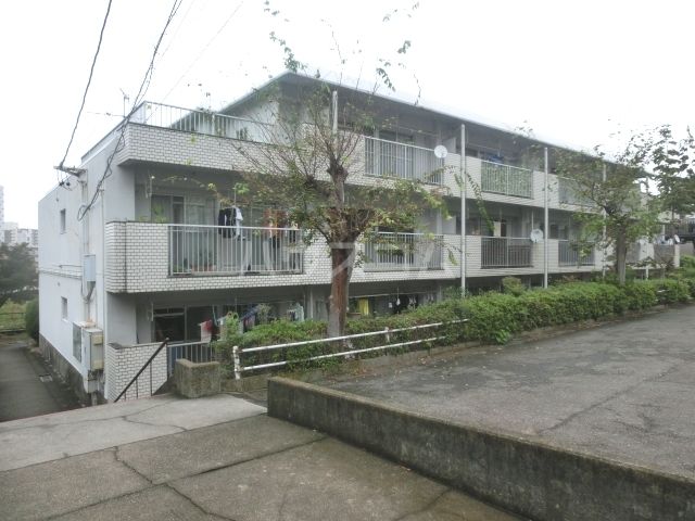 名古屋市千種区御影町のマンションの建物外観