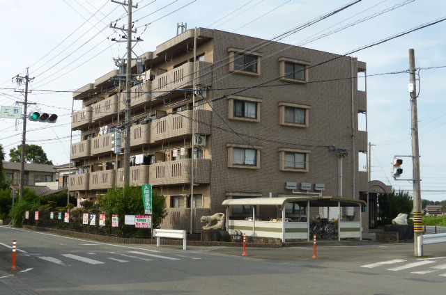 ドミール上野の建物外観