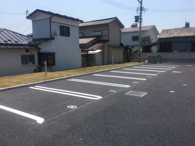 【仙台市宮城野区小田原のアパートの駐車場】