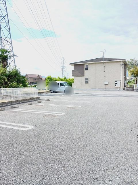 【Ｔｏｗｎ　ＰｏＰｏ　タンポポIIの駐車場】