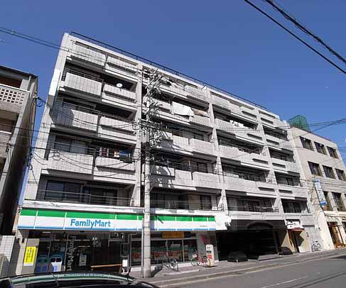 京都市上京区亀屋町のマンションの建物外観