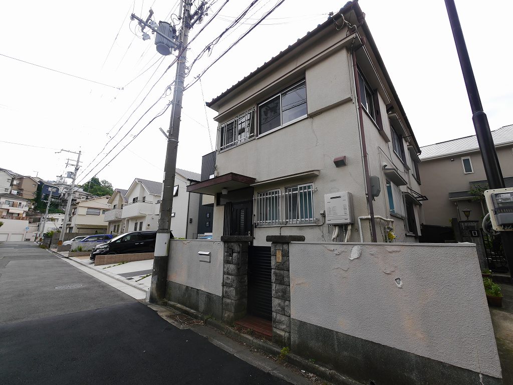 鈴蘭台南町5丁目貸家の建物外観