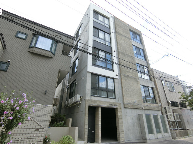 ブランコ新札幌の建物外観