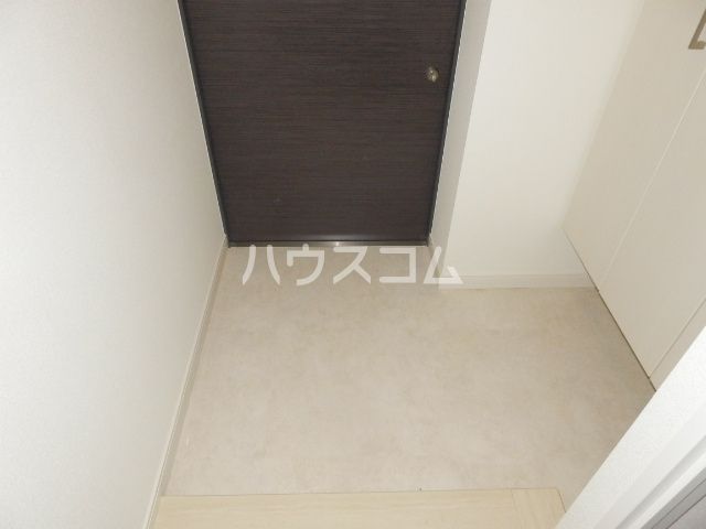 【習志野市谷津のマンションの玄関】