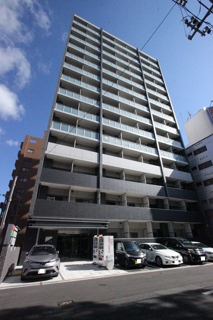 【広島市南区比治山町のマンションの建物外観】