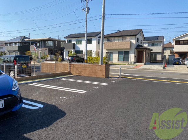 【仙台市若林区なないろの里のアパートの駐車場】