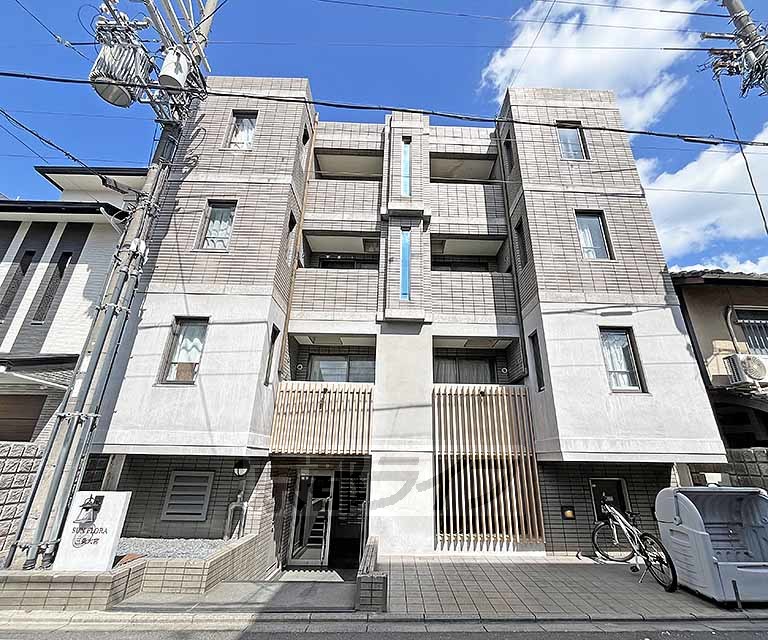 京都市中京区姉大宮町東側のマンションの建物外観