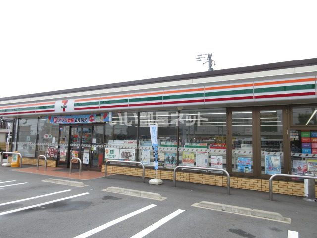 コンビニ　セブンイレブン 松阪大黒田町店（コンビニ）まで210m