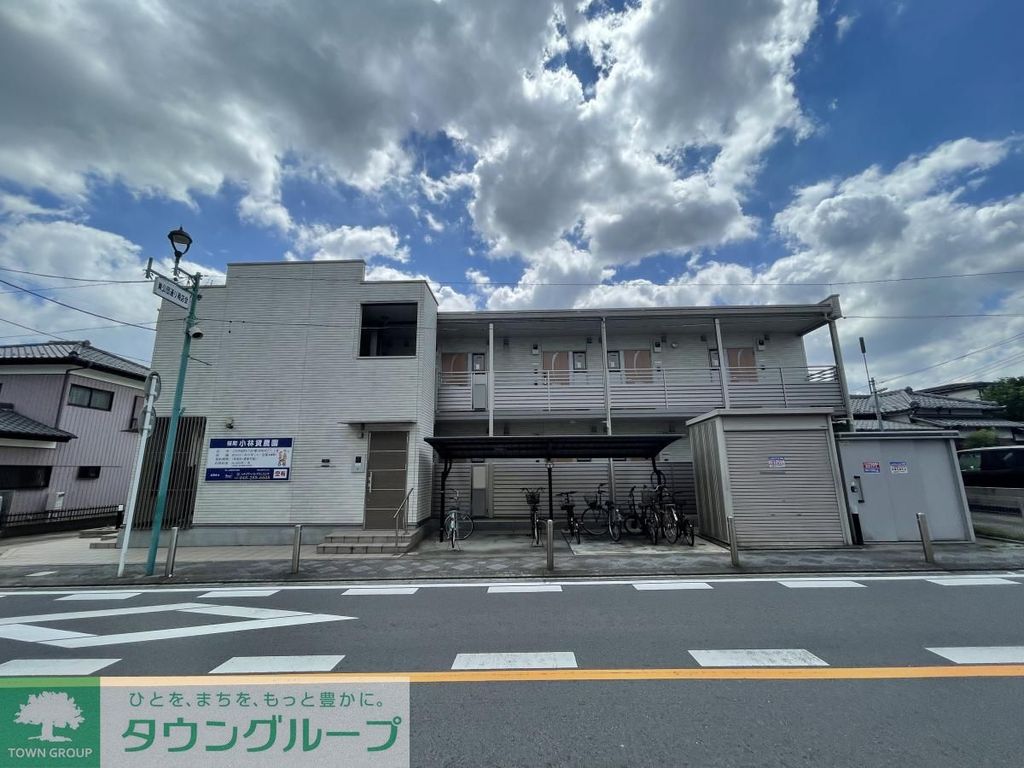 建物外観　駐車場