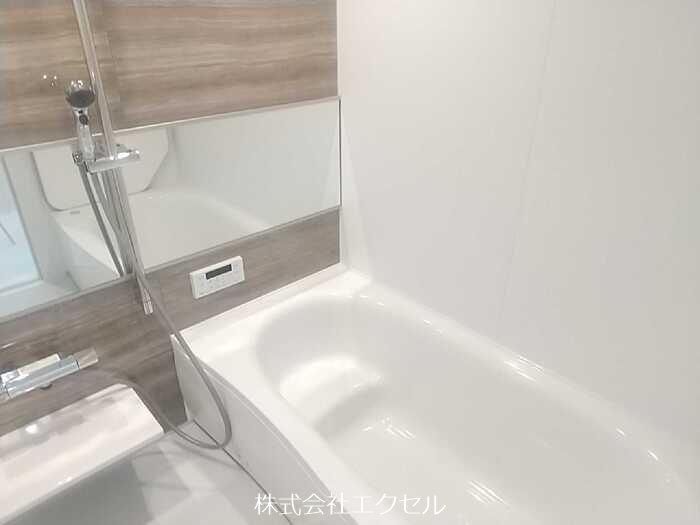 バス・シャワールーム　追い焚き機能付きです。