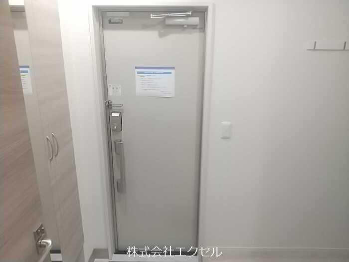 玄関　シューズBOX完備の玄関です。