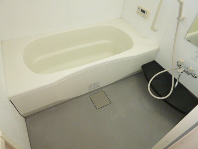 バス・シャワールーム　追い焚きバス