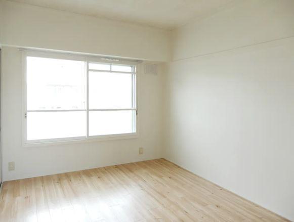 居室・リビング　白いお部屋