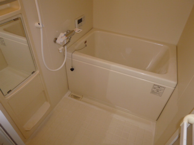 バス・シャワールーム　追い焚きバス