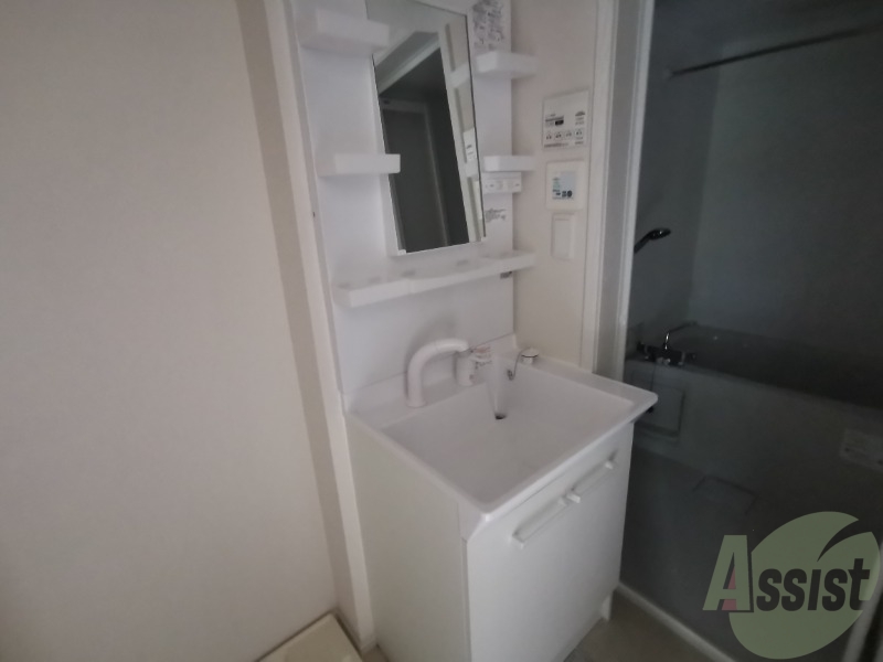 洗面設備　独立洗面台は朝の支度などに便利ですよね！