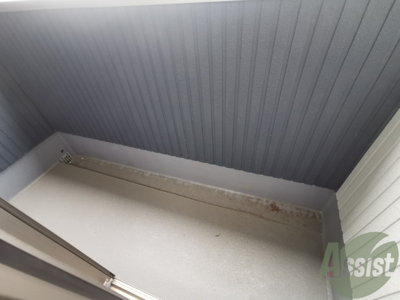 バルコニー　バルコニーは洗濯物を干すのに十分な広さです。