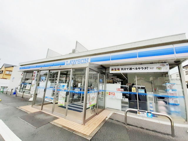 コンビニ　ローソン熊本戸島２丁目店（コンビニ）まで700m