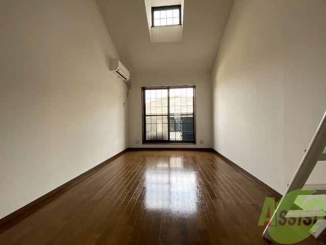 居室・リビング　８帖の広々とした洋室です＾＾広いですね～