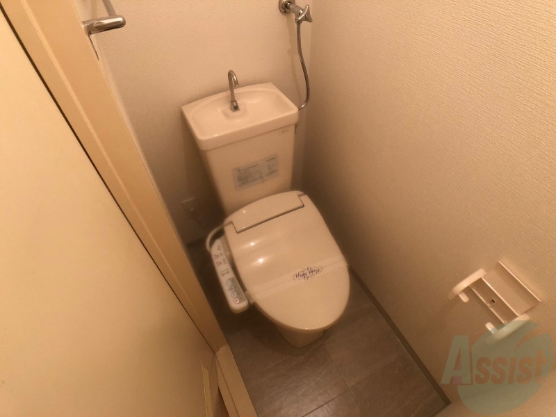 トイレ　こちらはトイレです。清潔感があり、安心して使用できます。