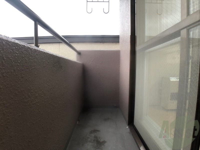 バルコニー　バルコニーです。洗濯物を干したり一息ついたりできますね！