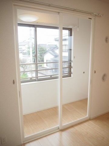 バルコニー　雨の日でも安心のサンルームです