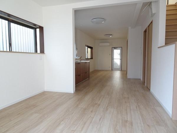 居室・リビング　室内きれいです！