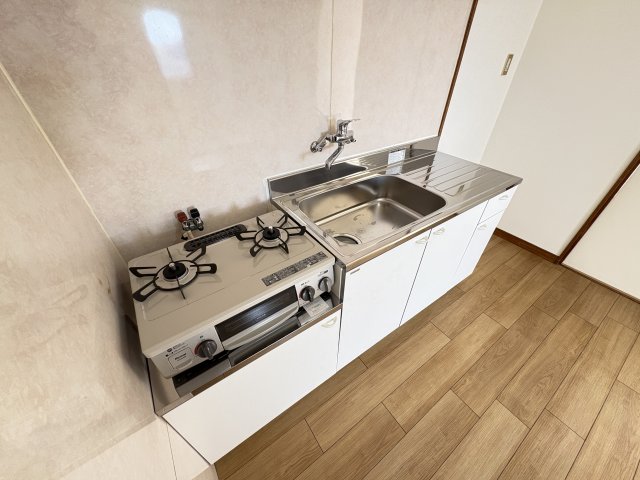 キッチン　写真はイメージです。 色仕様は現状優先となります