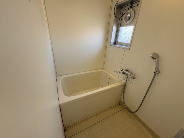 バス・シャワールーム　写真はイメージです。 色仕様は現状優先となります