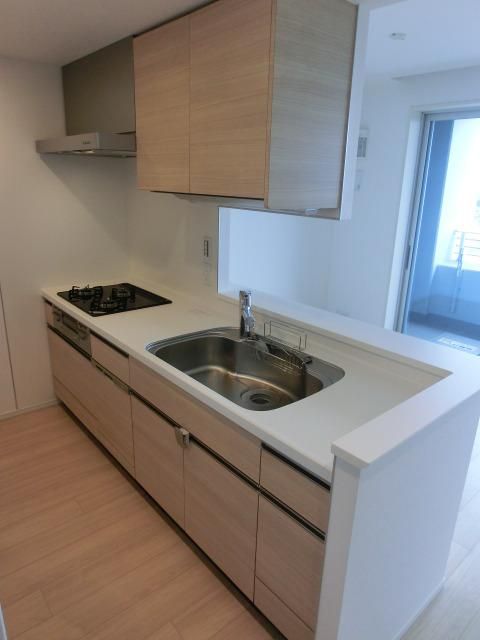 キッチン　３口システムキッチン　食洗機付