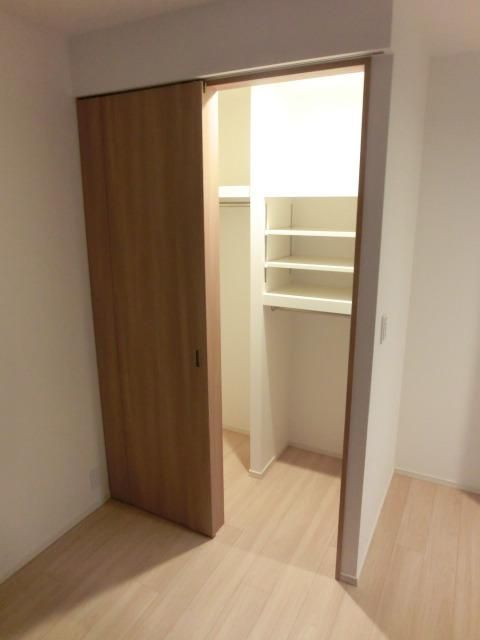 収納　収納豊富なウォークインクローゼット