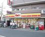 コンビニ　デイリーヤマザキ伏見稲荷大社前店（コンビニ）まで400m