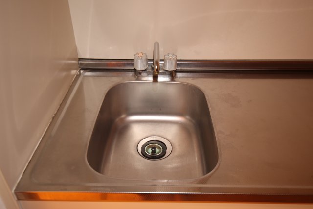 キッチン　※別号室の為、現況優先になります。